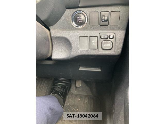 Toyota RACTIS 2014-03 8850447-16