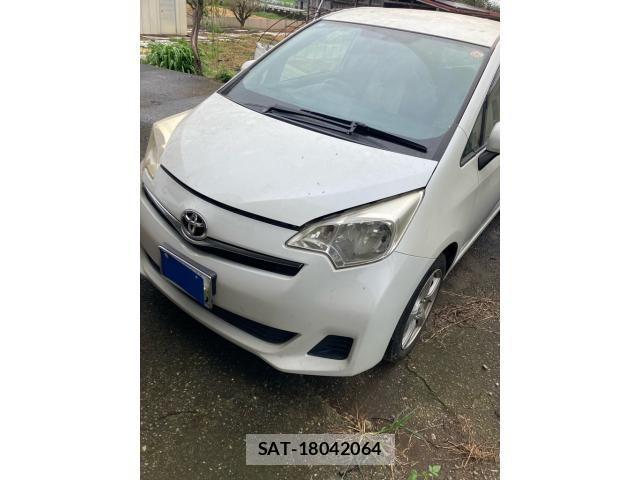 Toyota RACTIS 2014-03 8850447-1