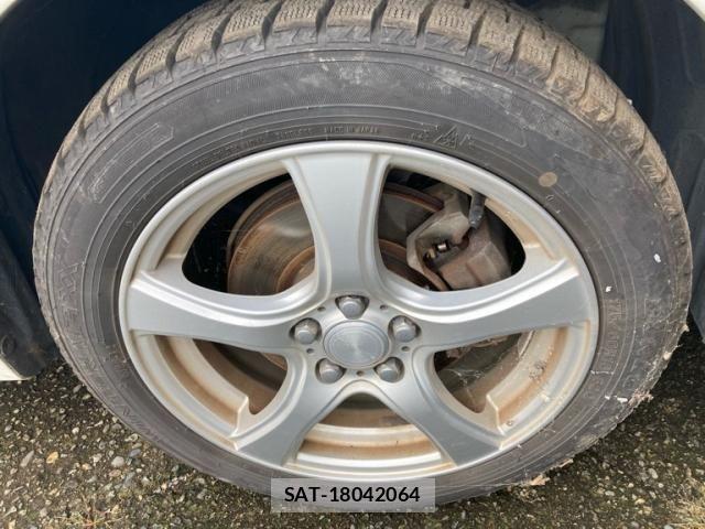 Toyota RACTIS 2014-03 8850447-4