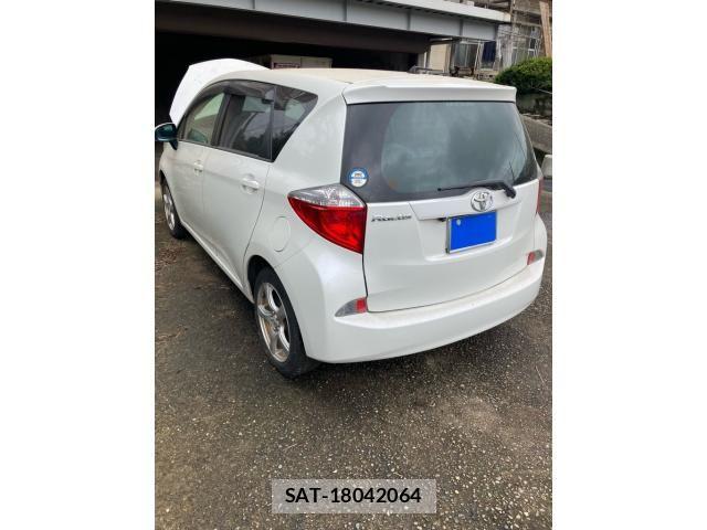 Toyota RACTIS 2014-03 8850447-7