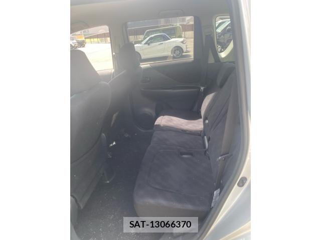 Toyota RACTIS 2006-12 8850446-10
