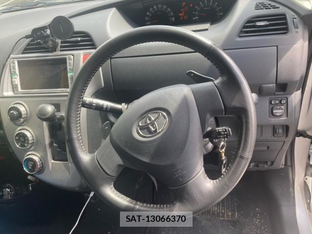 Toyota RACTIS 2006-12 8850446-13