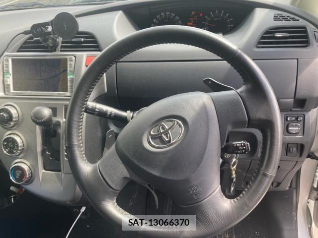 Toyota RACTIS 2006-12 8850446-15