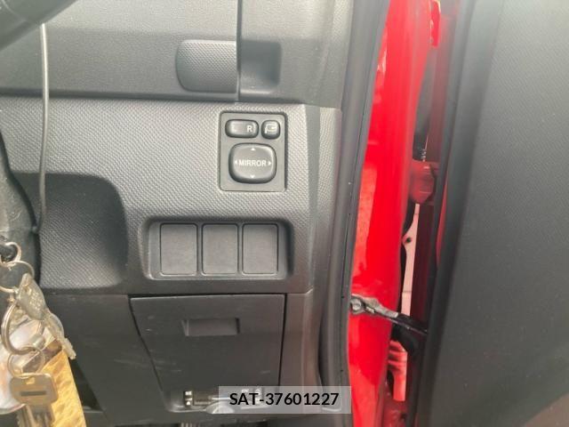 Toyota RACTIS 2007-05 8871903-17