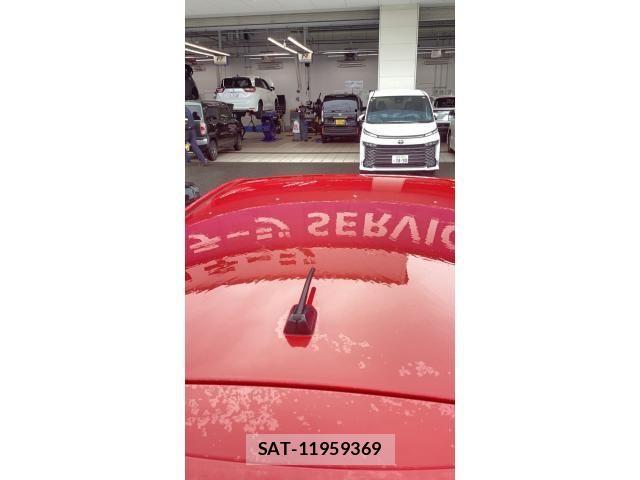 Toyota RACTIS 2011-03 8881756-3
