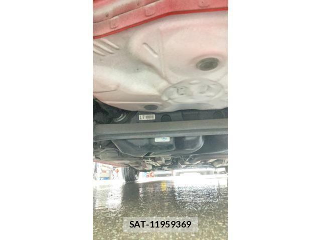 Toyota RACTIS 2011-03 8881756-4