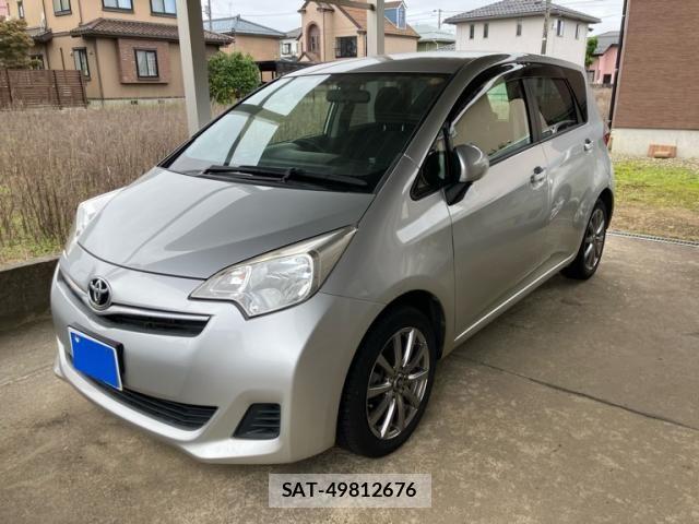 Toyota RACTIS 2013-11 8881758-0