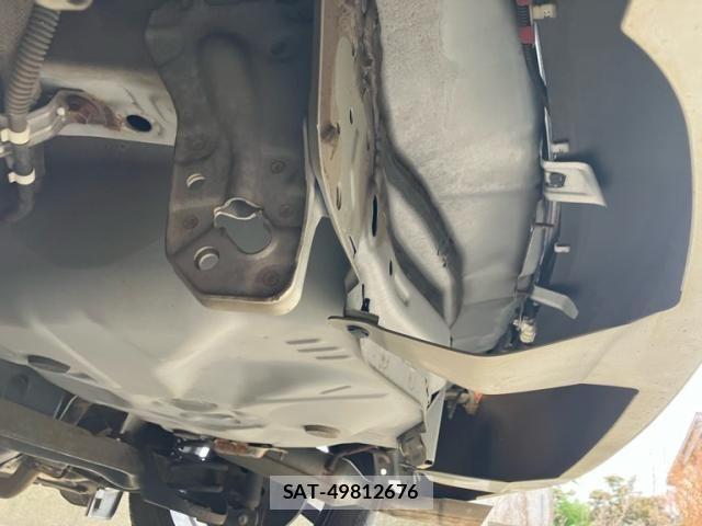Toyota RACTIS 2013-11 8881758-11