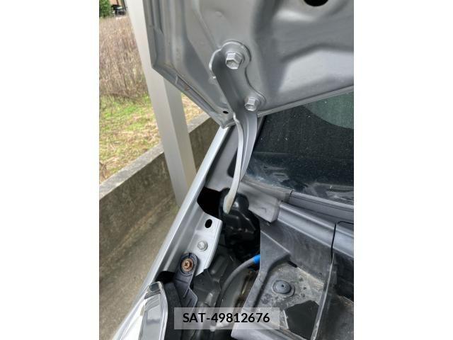 Toyota RACTIS 2013-11 8881758-13