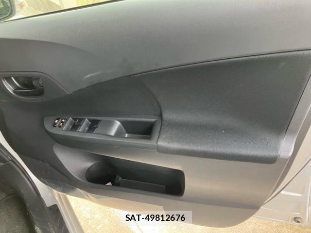 Toyota RACTIS 2013-11 8881758-14