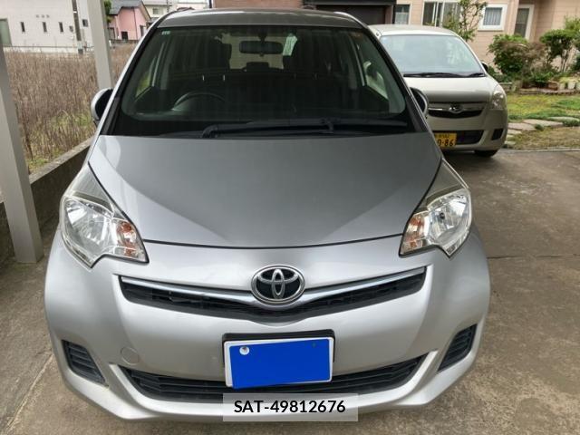 Toyota RACTIS 2013-11 8881758-2