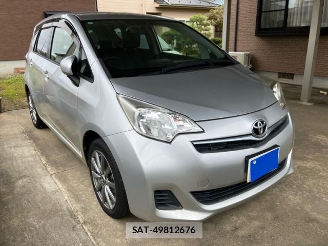 Toyota RACTIS 2013-11 8881758-3