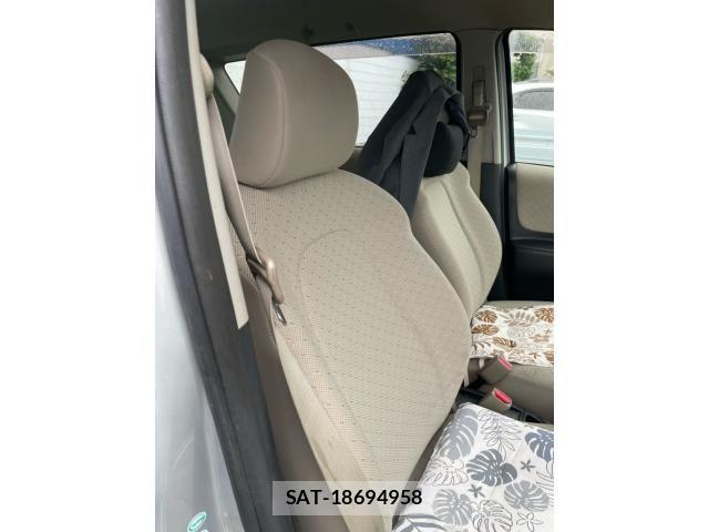 Toyota RACTIS 2007-09 8881759-15