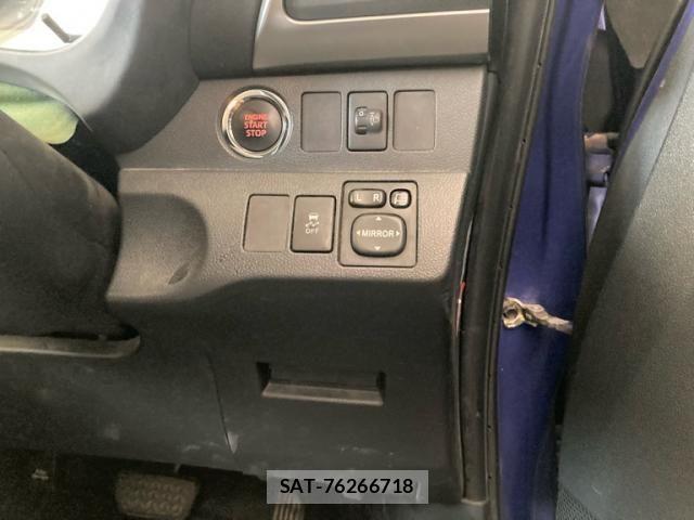 Toyota RACTIS 2014-06 8881757-11