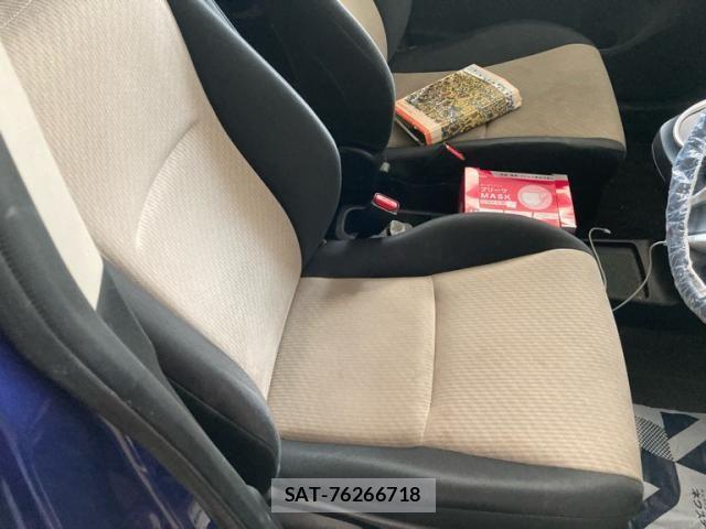 Toyota RACTIS 2014-06 8881757-13