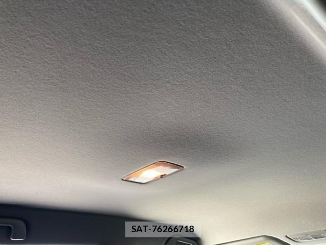 Toyota RACTIS 2014-06 8881757-15