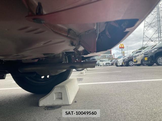 Toyota RACTIS 2009-11 8884226-11