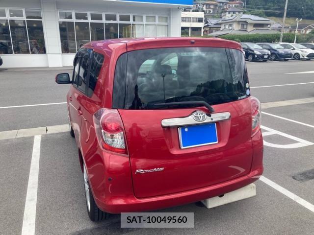 Toyota RACTIS 2009-11 8884226-1