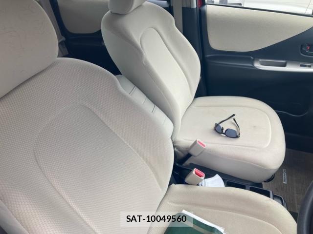 Toyota RACTIS 2009-11 8884226-3