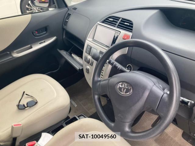 Toyota RACTIS 2009-11 8884226-4