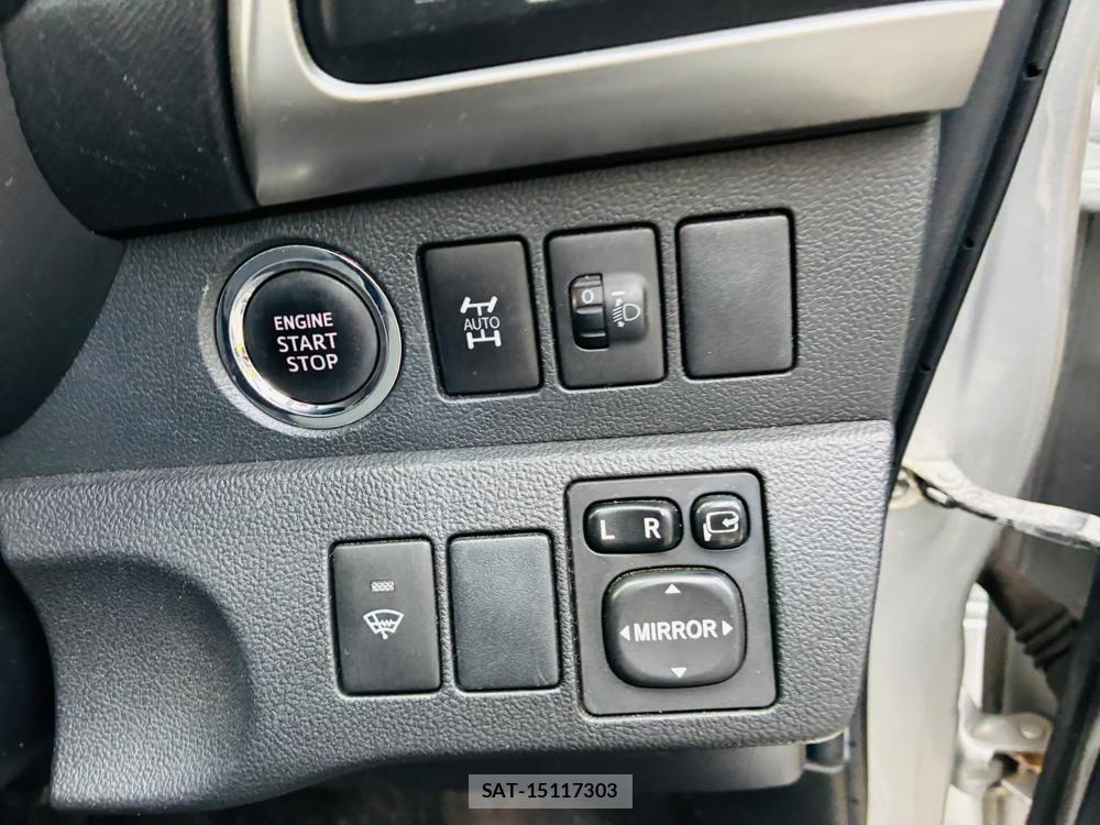 Toyota RACTIS 2011 7223064-16