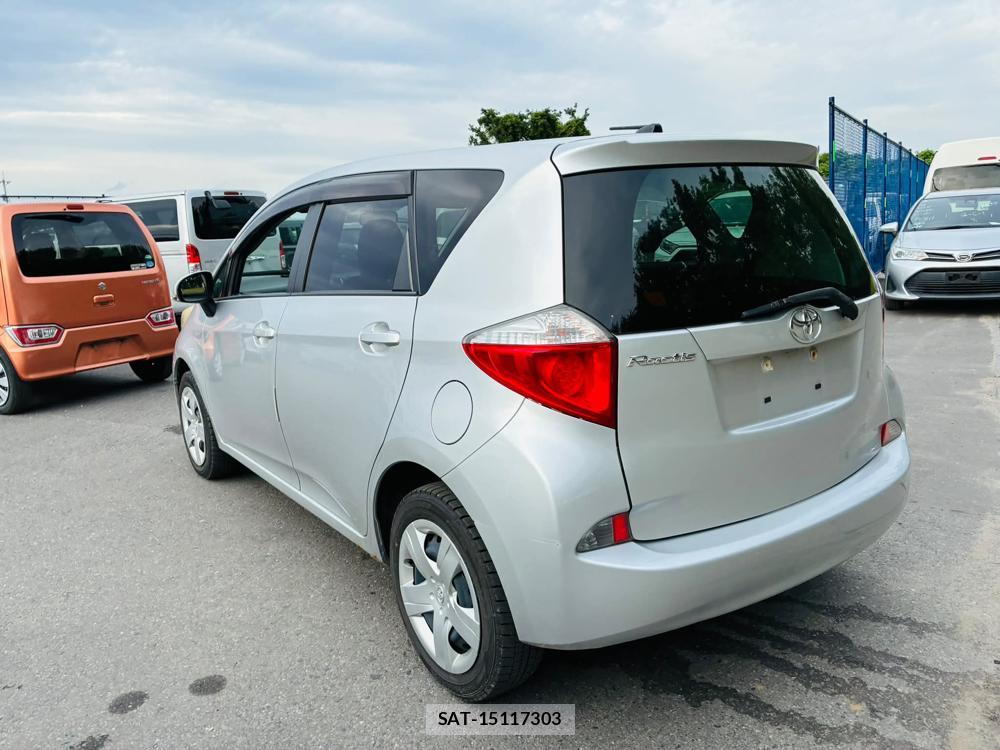 Toyota RACTIS 2011 7223064-2