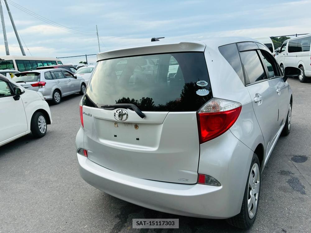Toyota RACTIS 2011 7223064-4