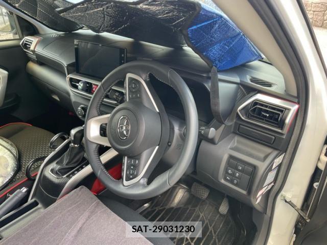 Toyota RAIZE 2021-06 8101456-7