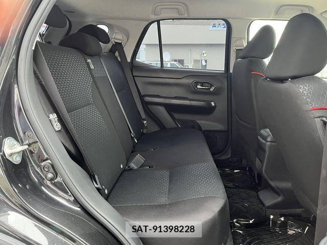 Toyota RAIZE 2020-01 8246451-4