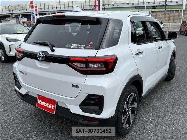 Toyota RAIZE 2025-04 8831260-11