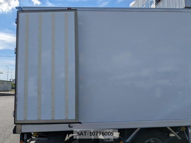 Hino RANGER 2023-01 1745614-13