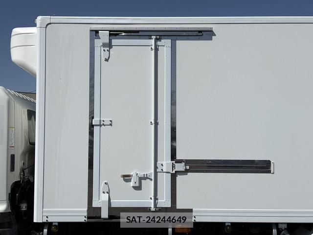 Hino RANGER 2016-05 4372557-10
