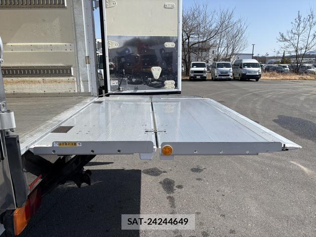 Hino RANGER 2016-05 4372557-17