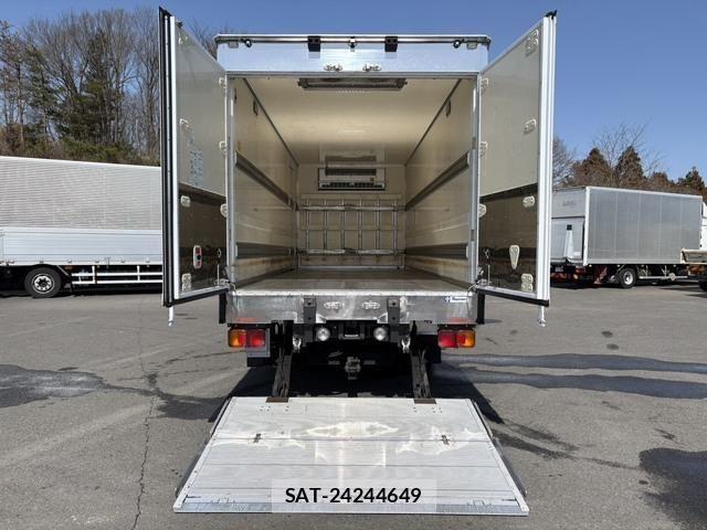 Hino RANGER 2016-05 4372557-19