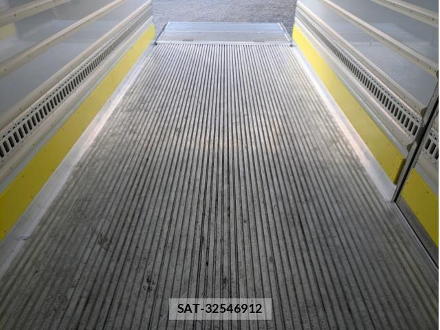 Hino RANGER 2023-03 4979327-13