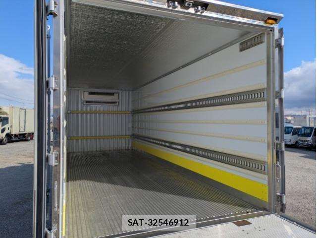 Hino RANGER 2023-03 4979327-14