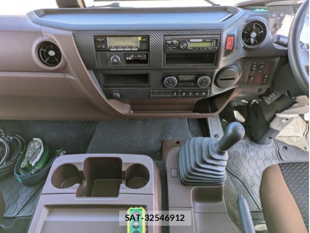 Hino RANGER 2023-03 4979327-26