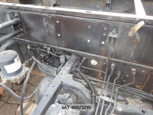 Hino RANGER 2005-07 5876584-15