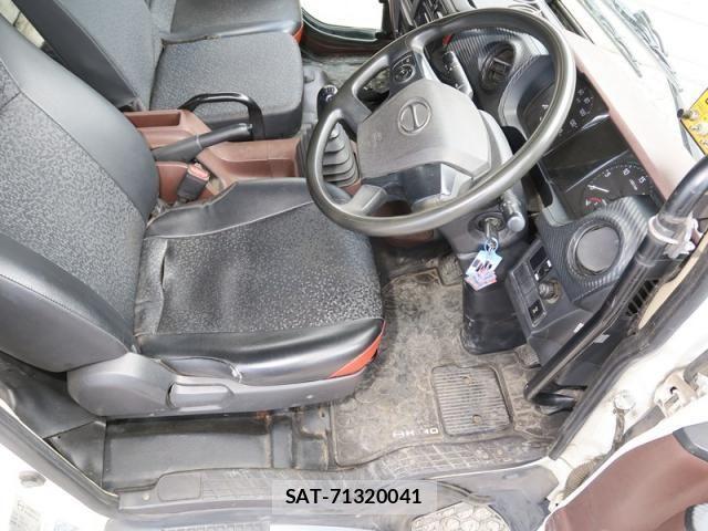 Hino RANGER 2019-06 5876527-28