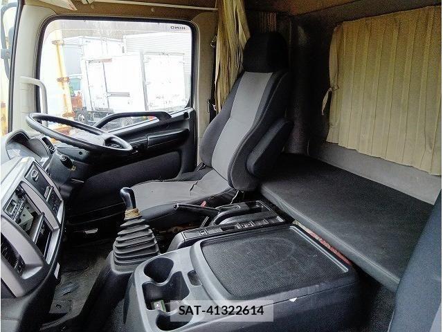 Hino RANGER 2013-10 5876561-23