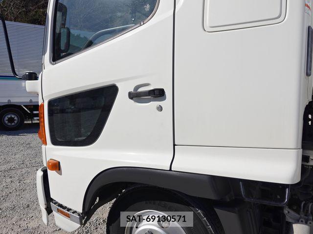 Hino RANGER 2017-11 5876617-12