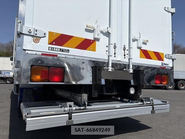 Hino RANGER 2017-06 6218833-14