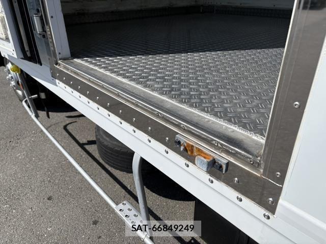 Hino RANGER 2017-06 6218833-15