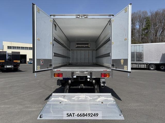 Hino RANGER 2017-06 6218833-19