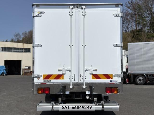 Hino RANGER 2017-06 6218833-6