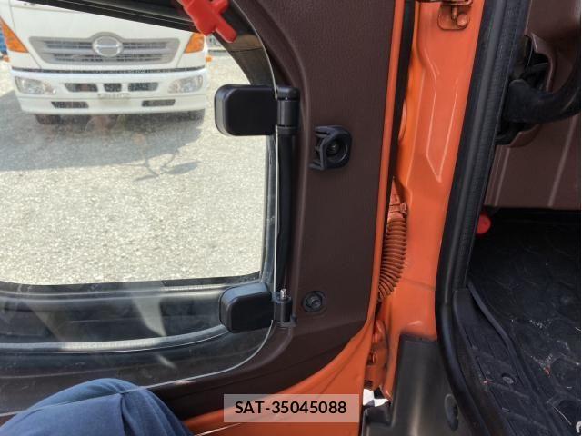 Hino RANGER 2020-03 6218827-28