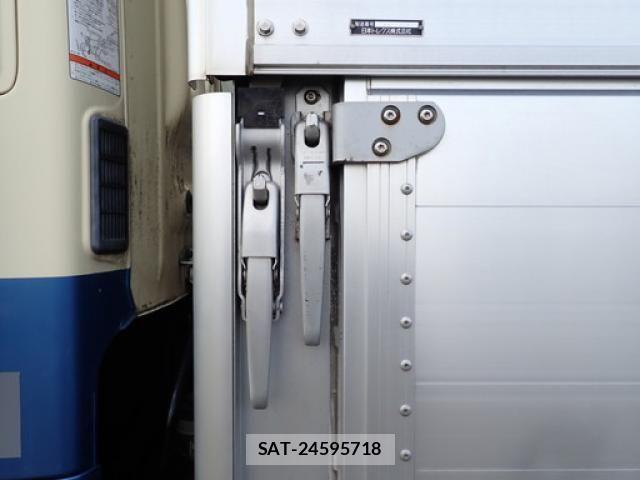 Hino RANGER 2015-01 6677695-13