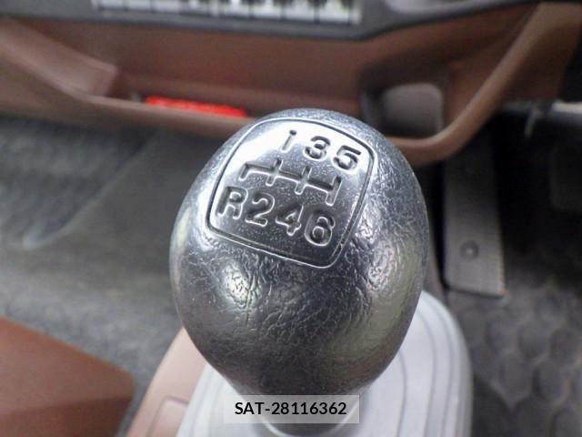 Hino RANGER 2019-03 6717126-17
