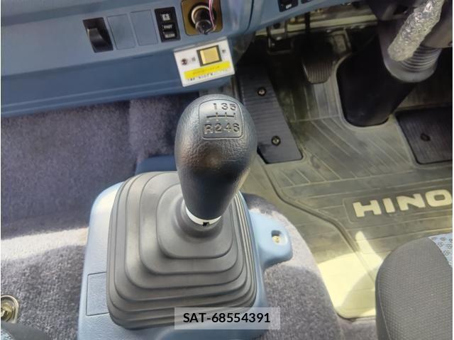 Hino RANGER 2004-06 6717122-27