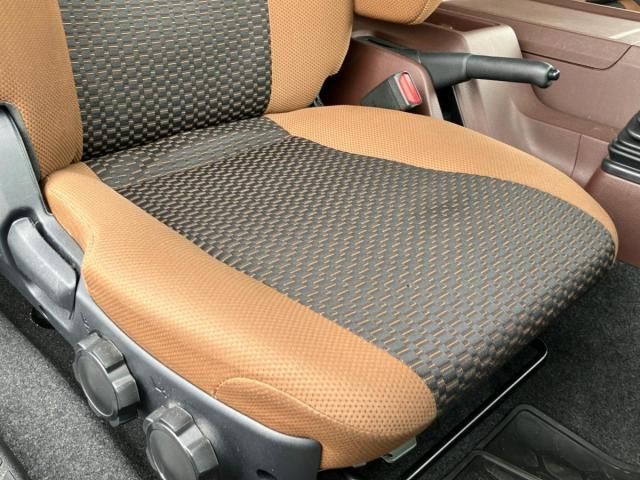 Hino RANGER 2023-05 6734211-18
